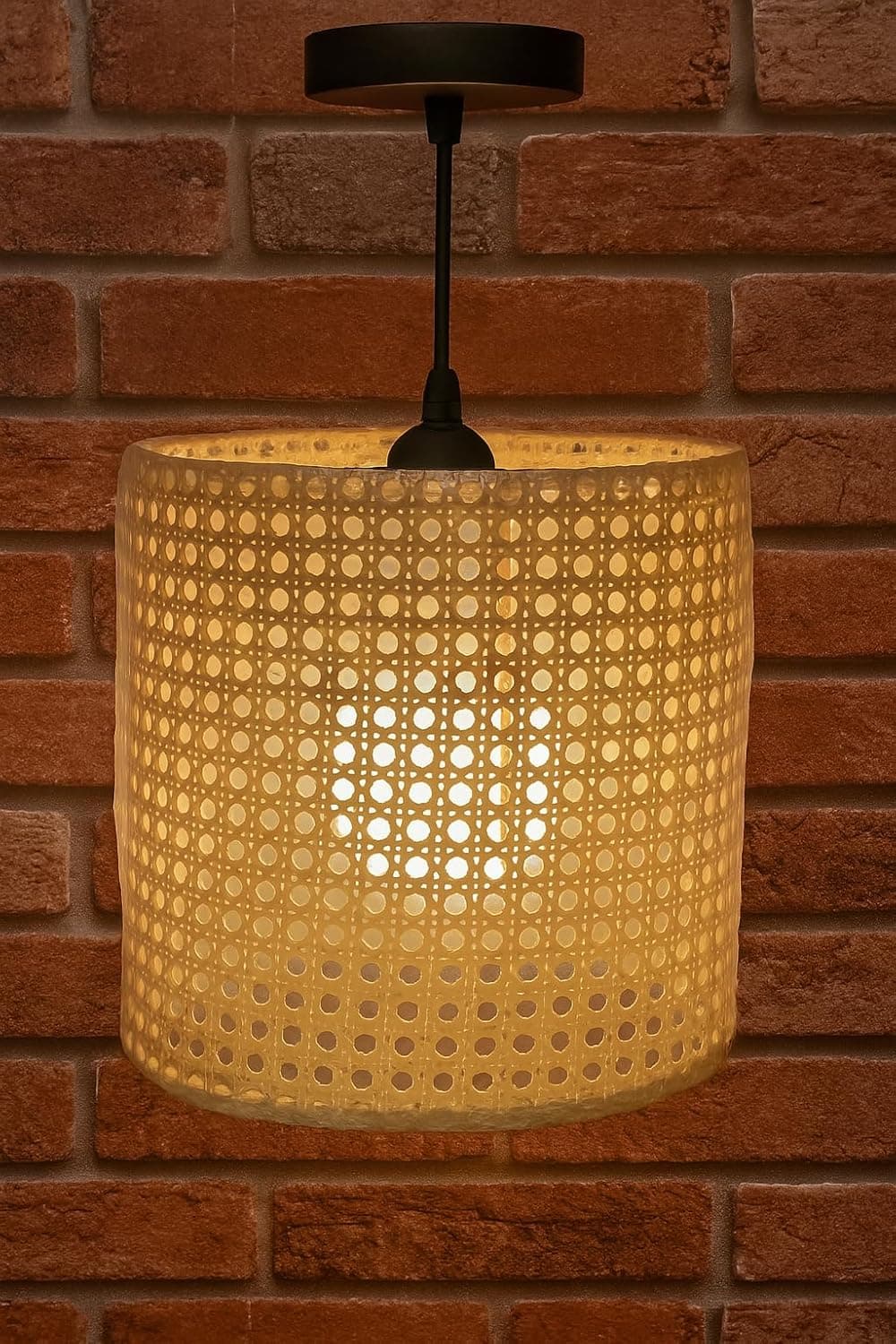 مصباح معلق من القش الطبيعي باللون البيج الطيني 25x25 سم